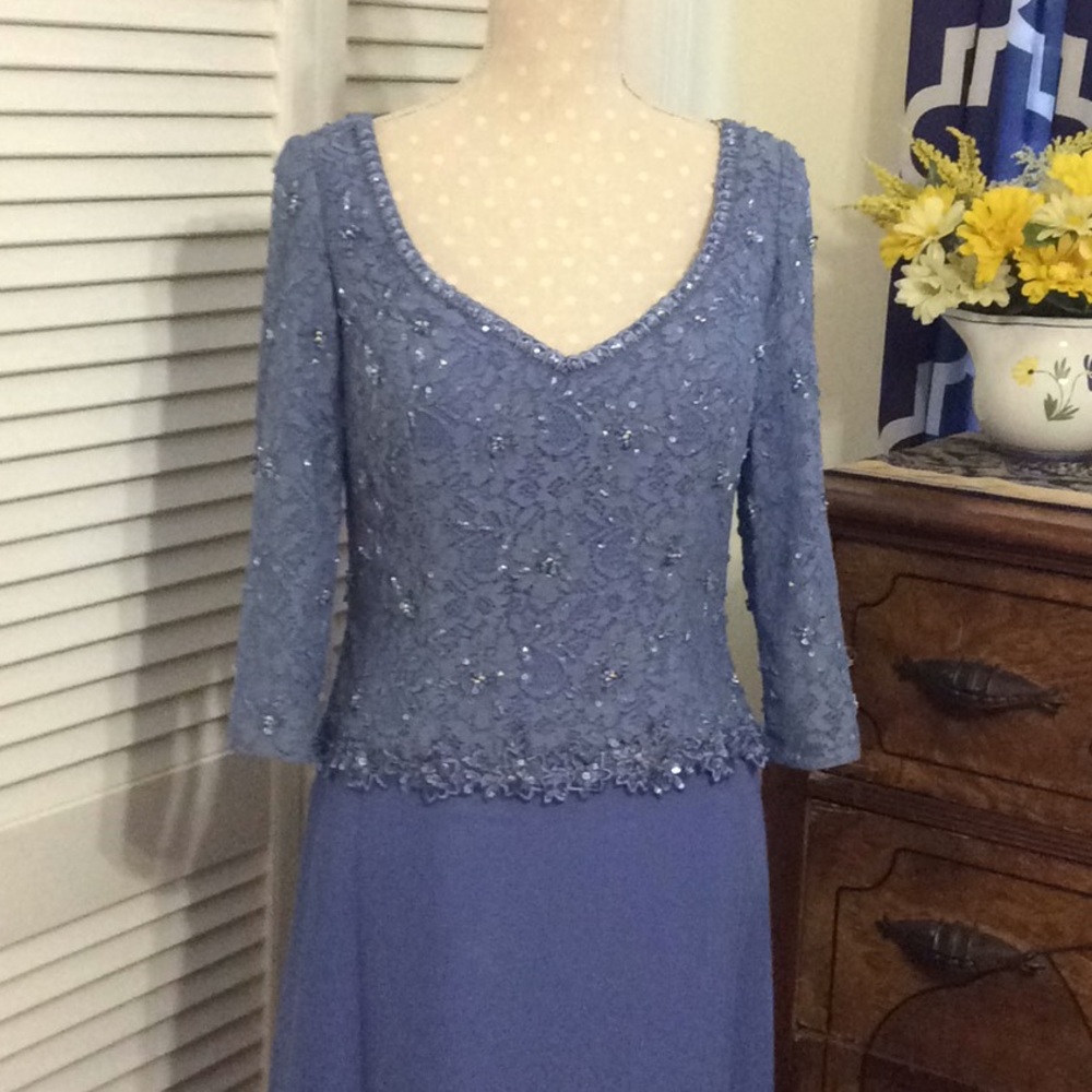 Periwinkle Special occasion gown -sz. Med.